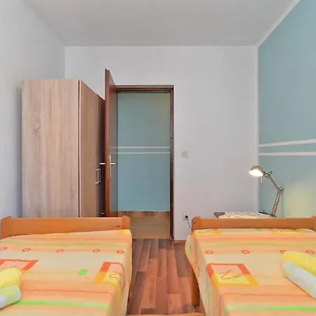 Fuer 5 Personen Ca 50 Qm In Rovinj, Istrien Istrische Riviera Apartment *